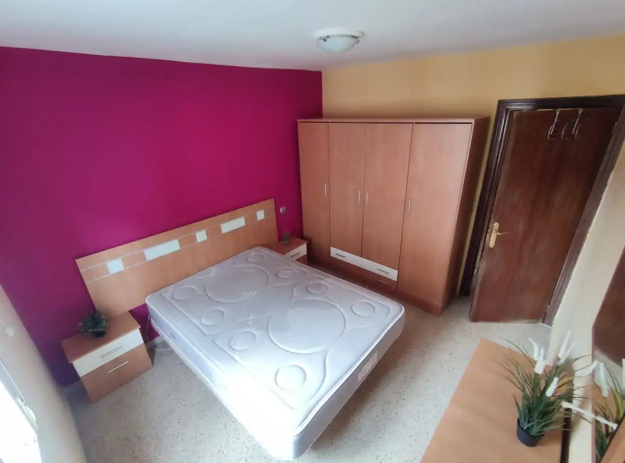 Bedroom of Flat for sale in Sevilla  with Air Conditioner and Storage room