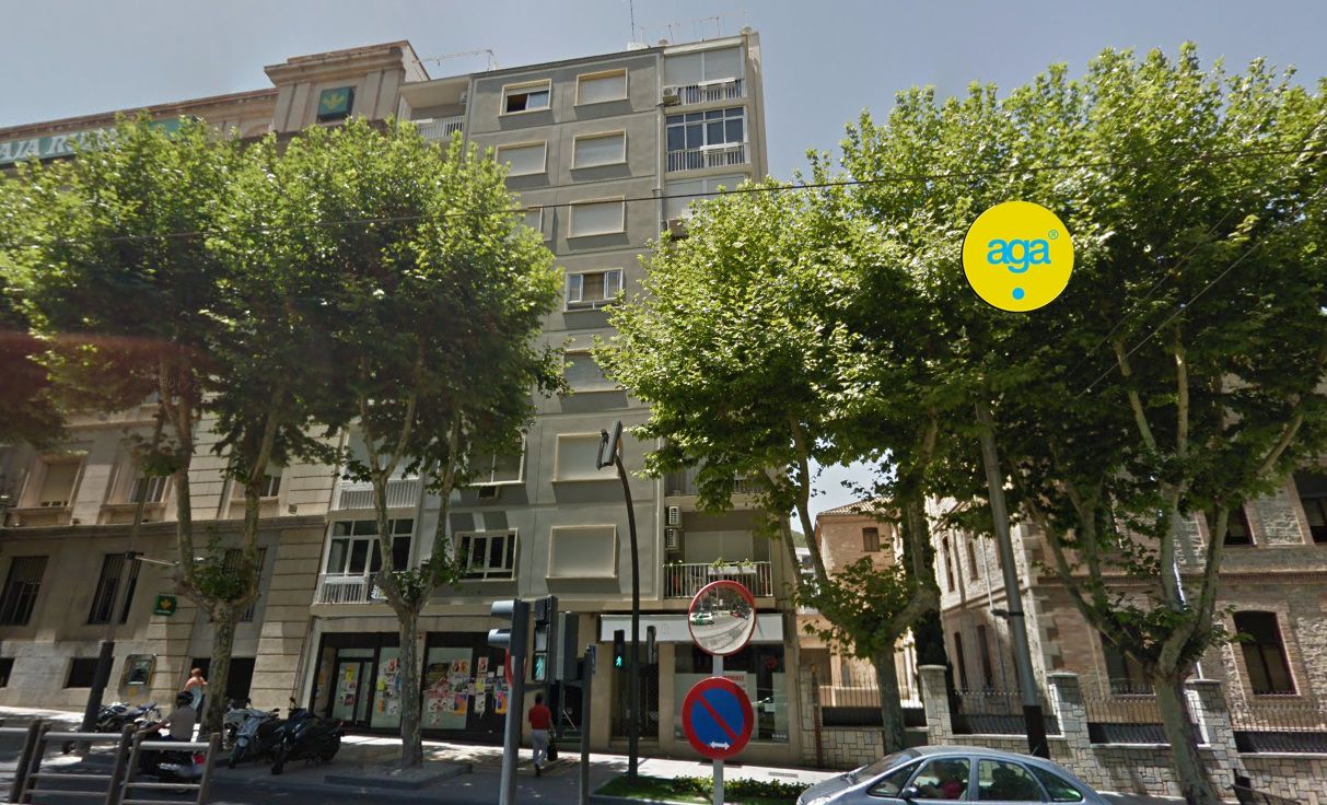 Vista exterior de Pis en venda en  Jaén Capital amb Aire condicionat, Calefacció i Parquet