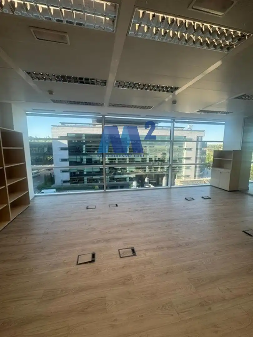 Oficina de alquiler en Anabel Segura, Arroyo de la Vega