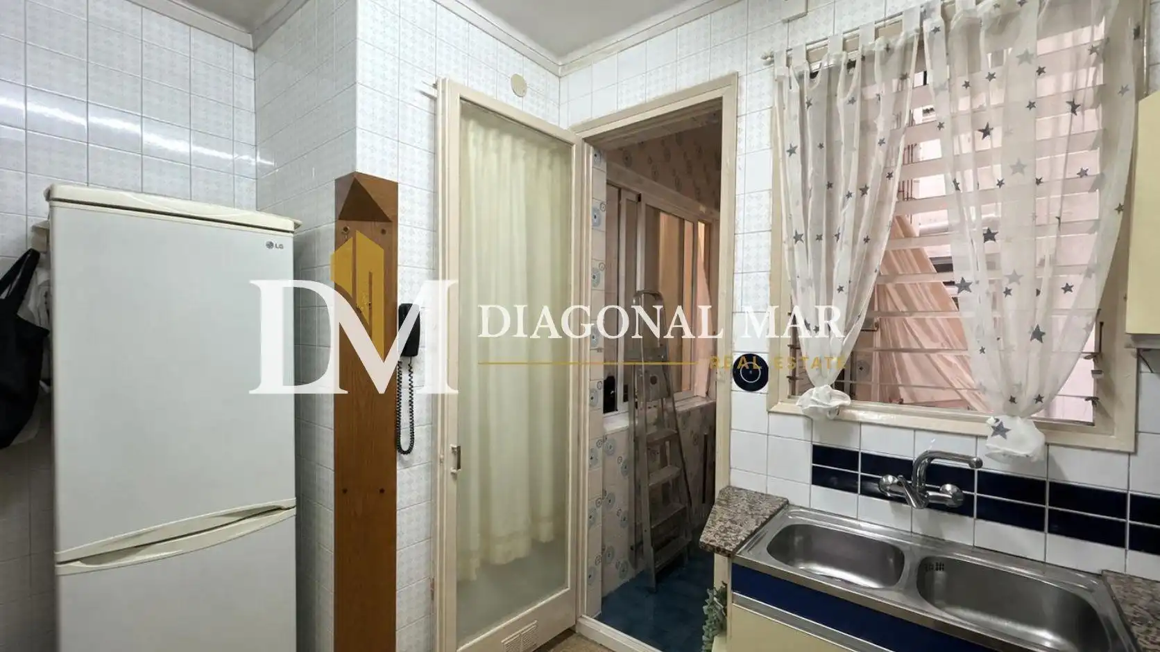 Habitación de Piso en venta en Barcelona con Aire acondicionado y Balcón