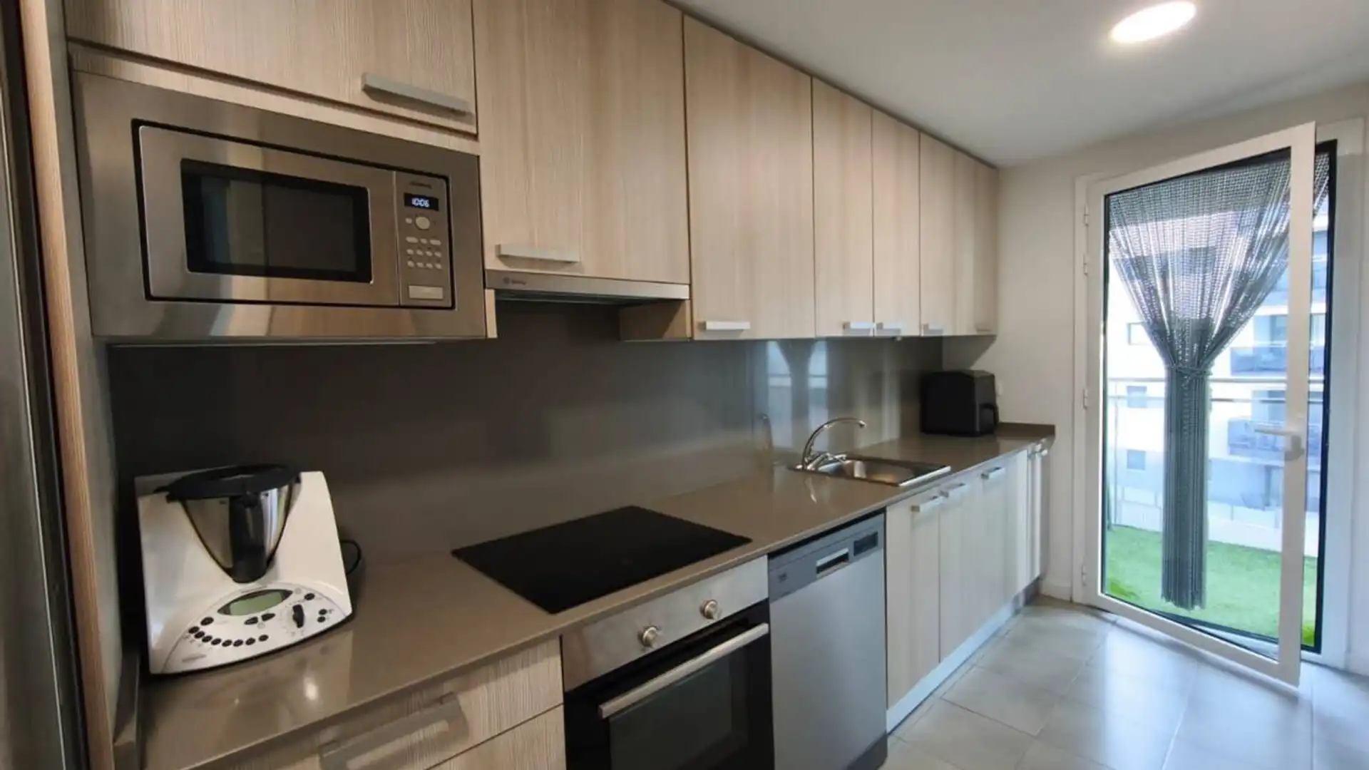 Kitchen of Flat for sale in Badalona  with Air Conditioner, Parquet flooring and Balcony