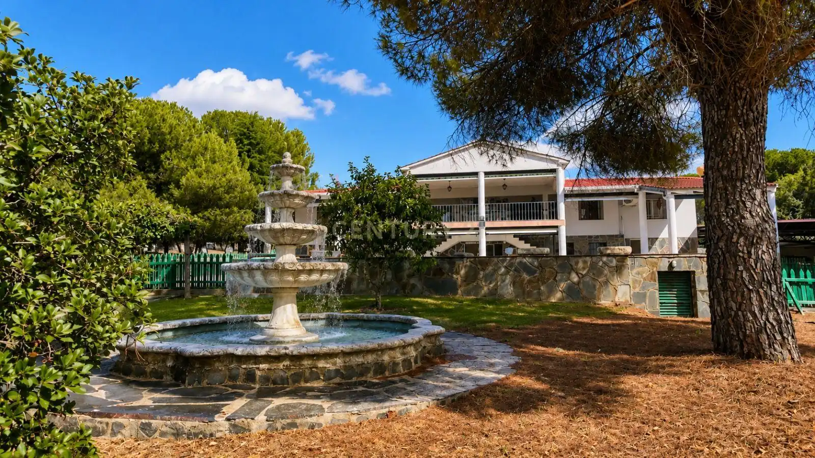 Vista exterior de Casa o xalet en venda en Casar de Cáceres amb Aire condicionat, Jardí privat i Traster