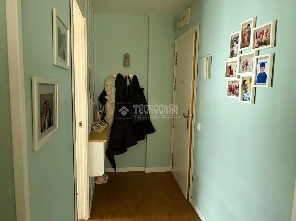 Flat for sale in Sevilla  with Air Conditioner