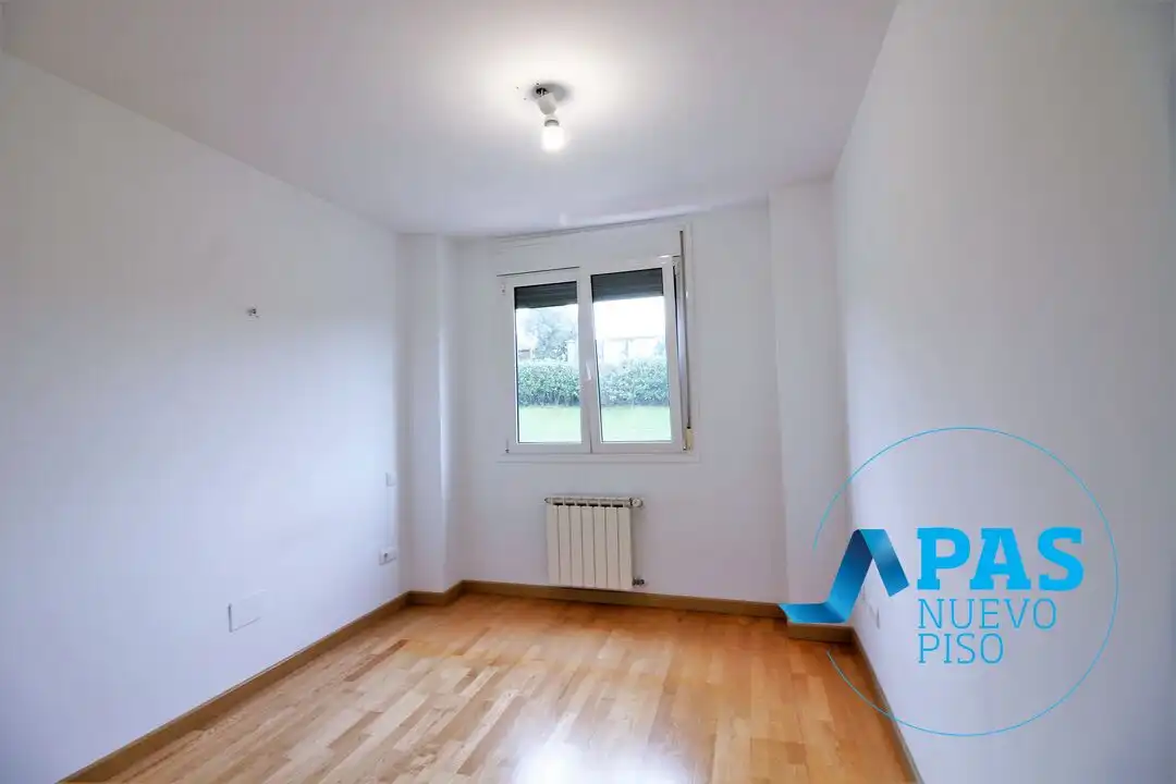 Bedroom of Flat for sale in Santander  with Heating, Private garden and Storage room