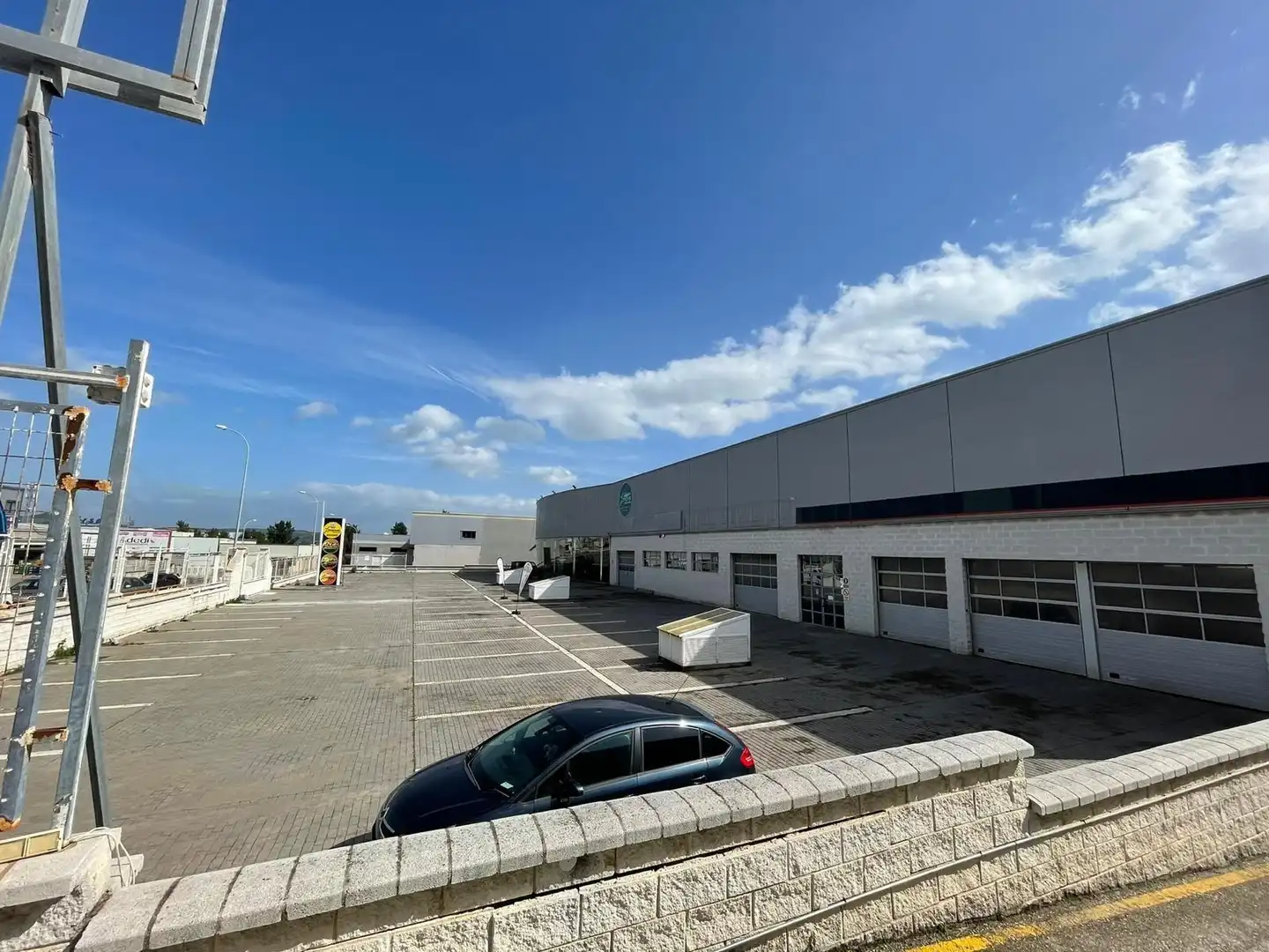 Industrial building for sale in Los Pinos, imagen 2
