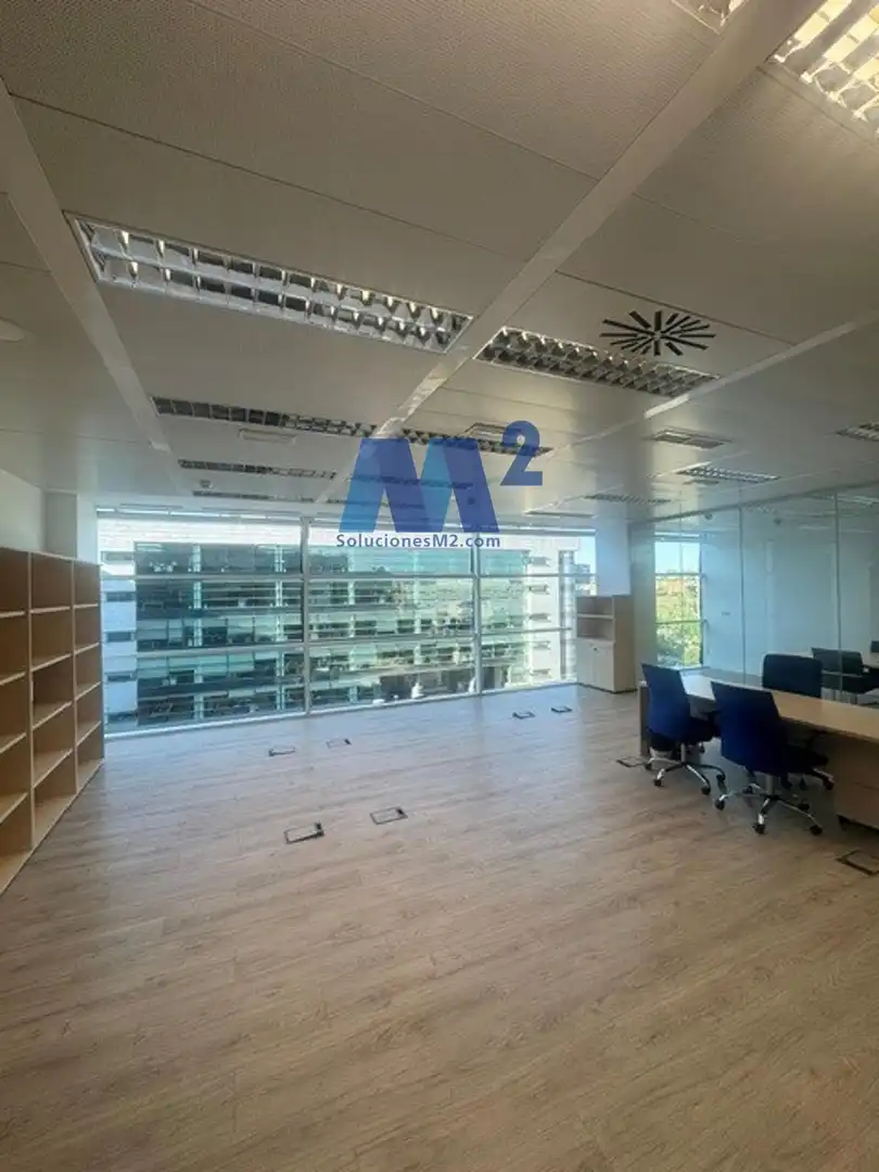 Oficina de alquiler en Anabel Segura, Arroyo de la Vega