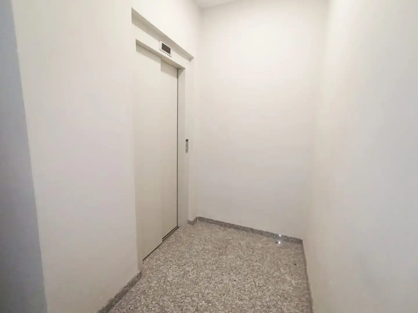 Flat for rent in Terrassa  with Air Conditioner and Heating
