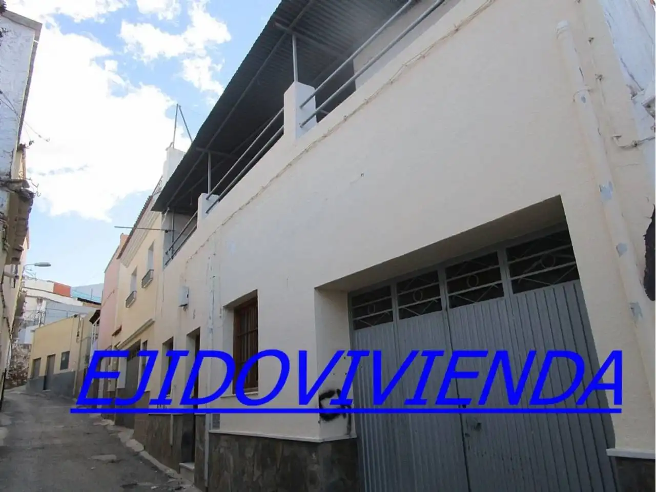 House for sale in Berja