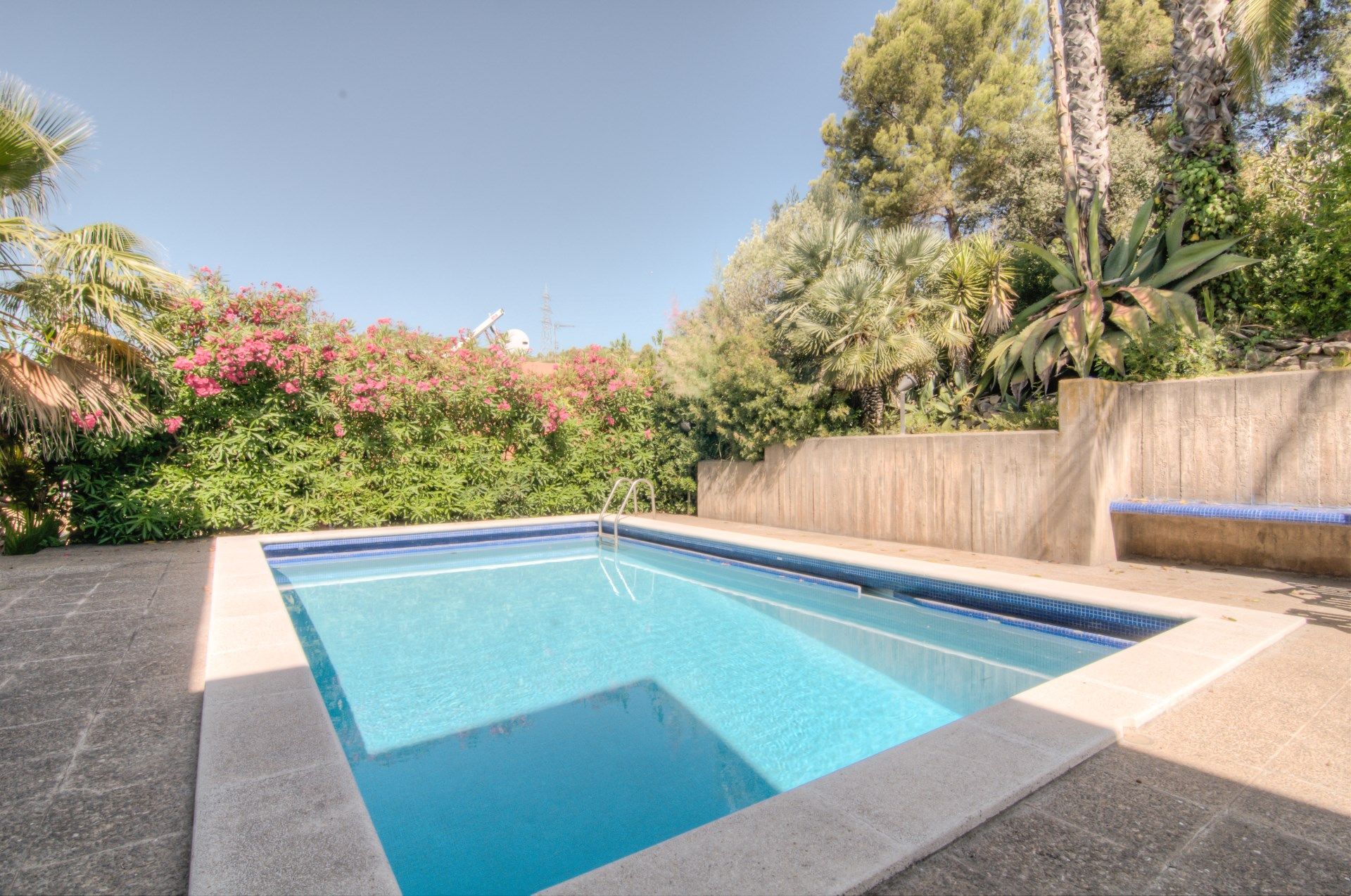 Swimming pool of House or chalet for sale in Sant Just Desvern  with Air Conditioner, Heating and Terrace