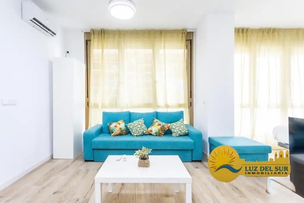 Sala de estar de Planta baja de alquiler en Cádiz con Aire acondicionado, Calefacción y Amueblado