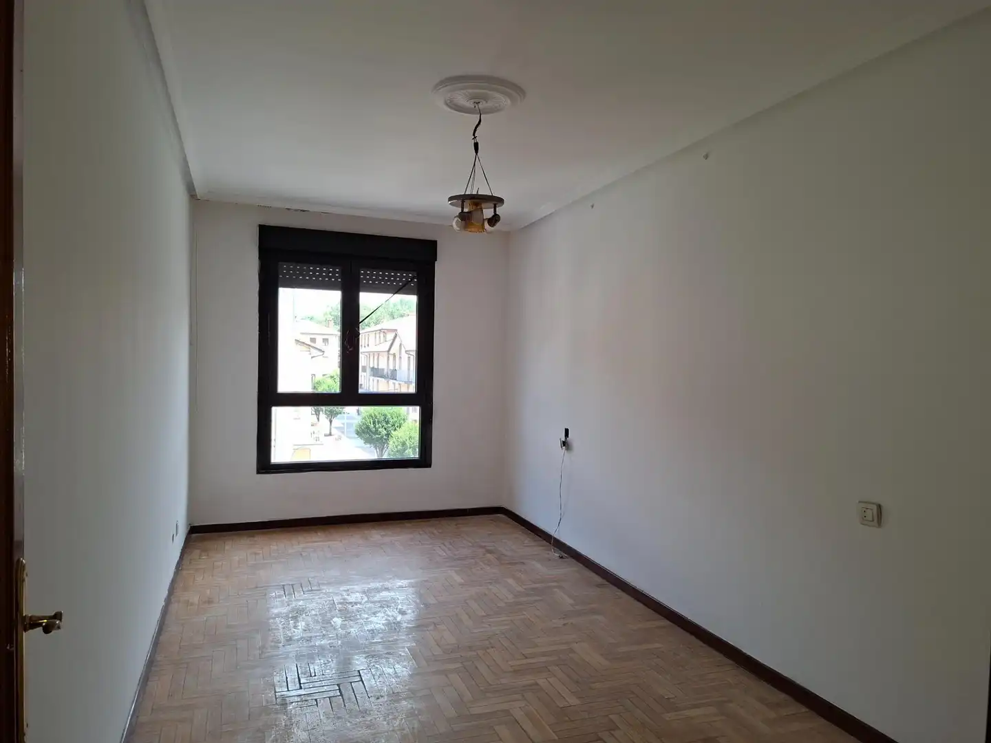 Habitación de Dúplex en venta en Laviana con Parquet y Trastero