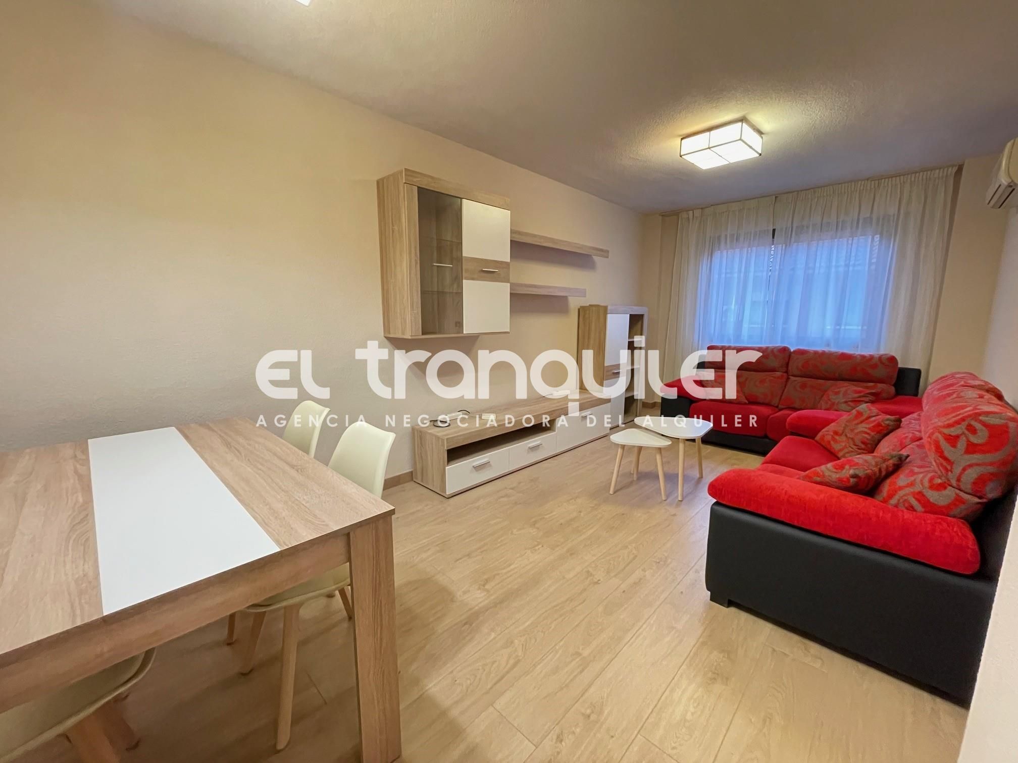 Living room of Flat to rent in Alcalá de Henares  with Air Conditioner, Swimming Pool and Furnished