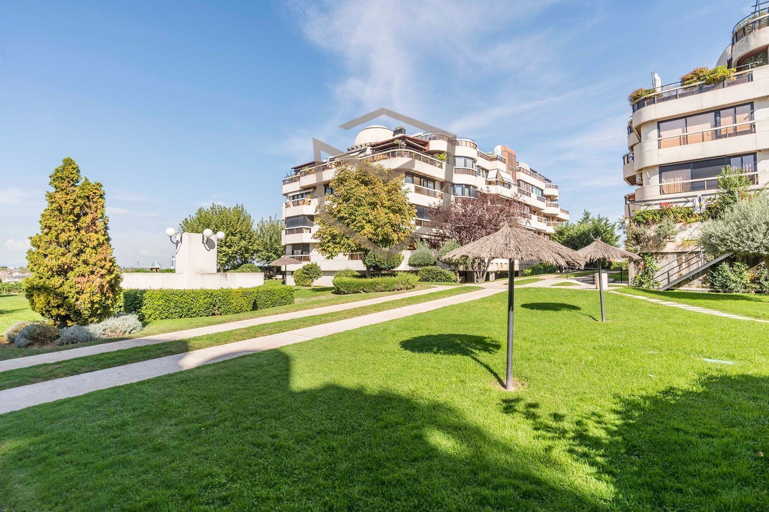 Exterior view of Duplex for sale in  Madrid Capital  with Air Conditioner, Heating and Terrace