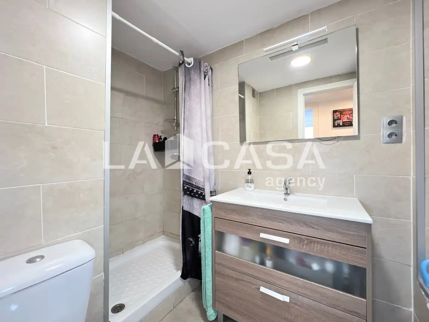 Bathroom of Flat for sale in Badalona  with Heating