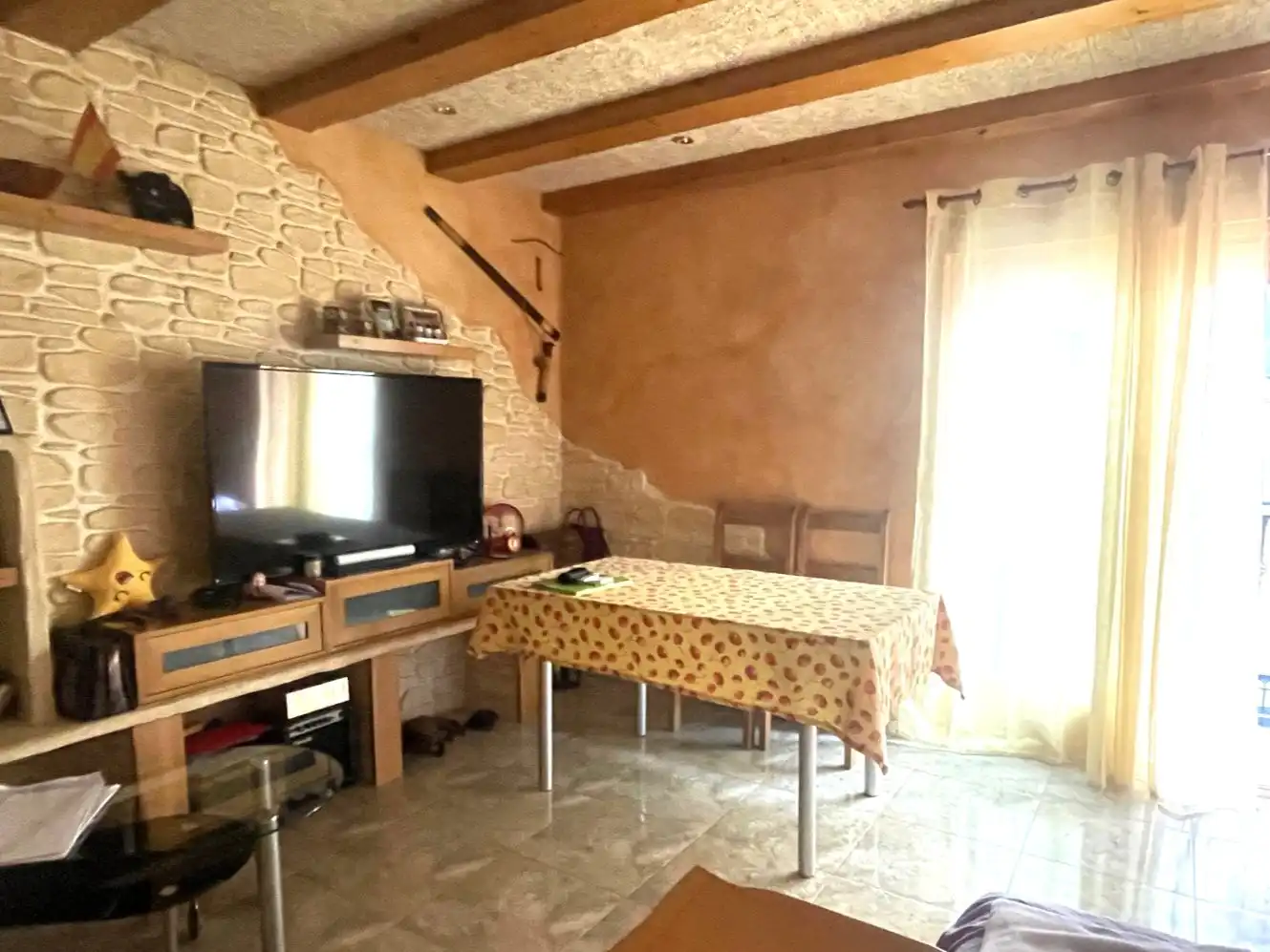 Sala d'estar de Casa adosada en venda en Muro de Alcoy amb Aire condicionat, Terrassa i Balcó