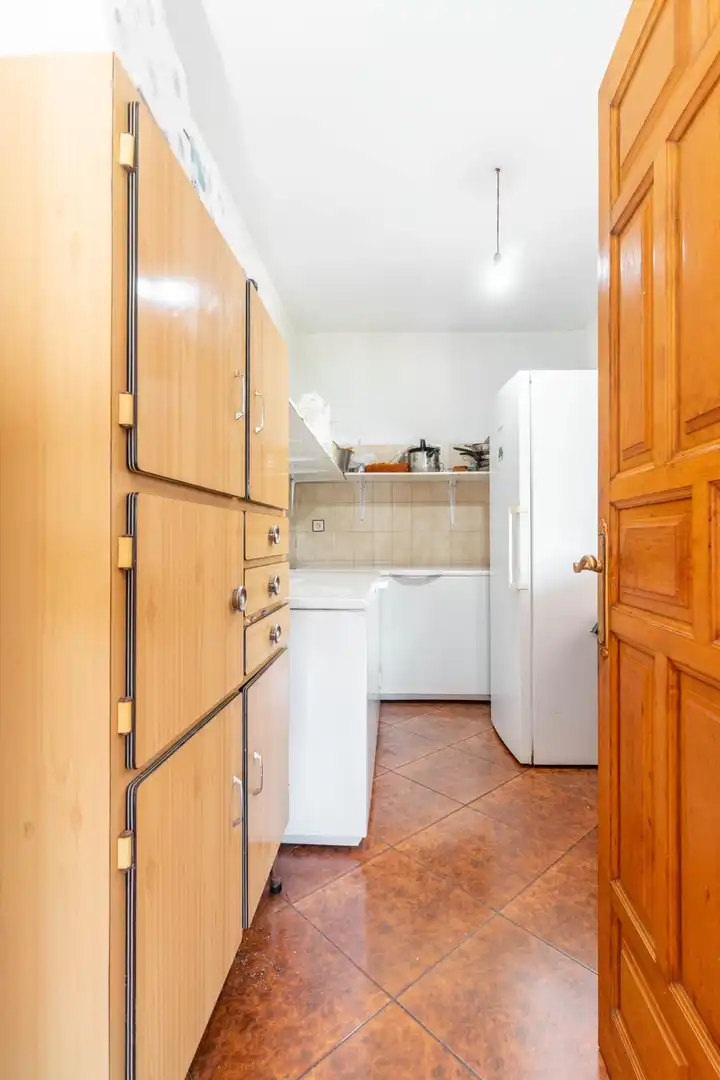 Cuina de Casa o xalet en venda en Cangas del Narcea amb Calefacció, Terrassa i Moblat