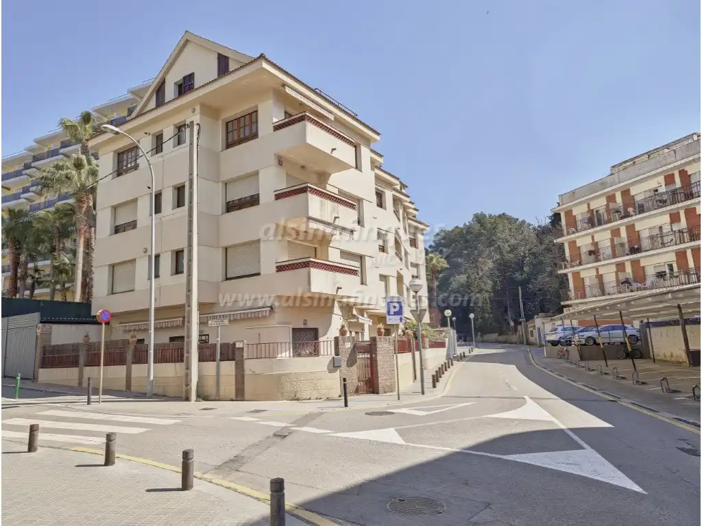 Vista exterior de Pis en venda en Lloret de Mar amb Forn, Rentadora i Balcó