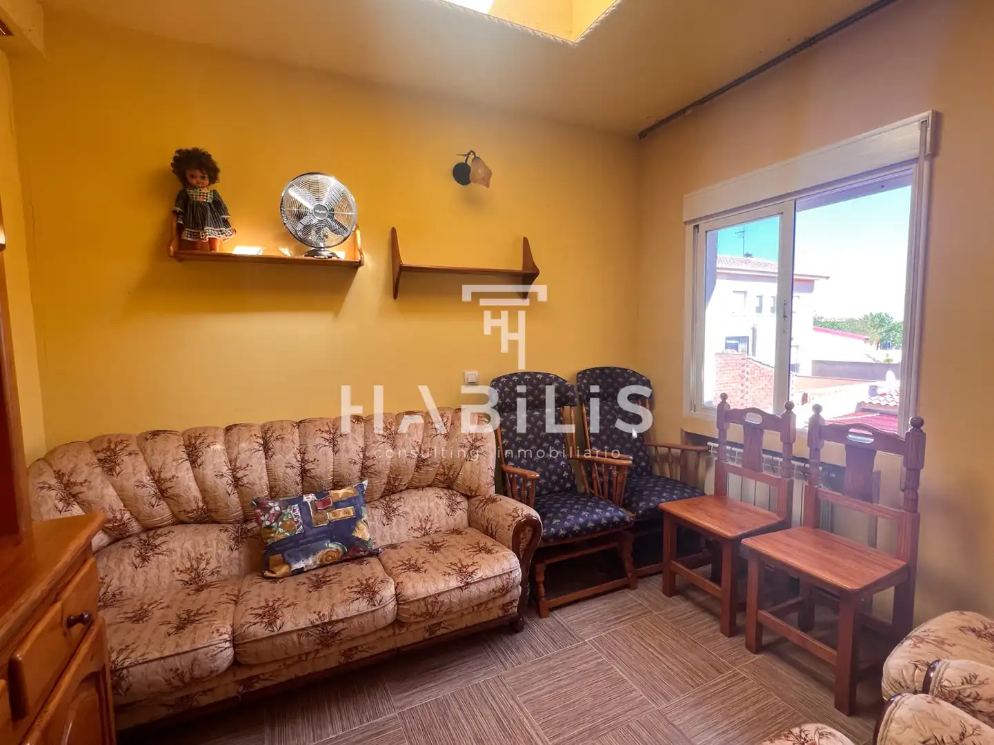 Sala d'estar de Casa o xalet en venda en Los Navalmorales amb Traster