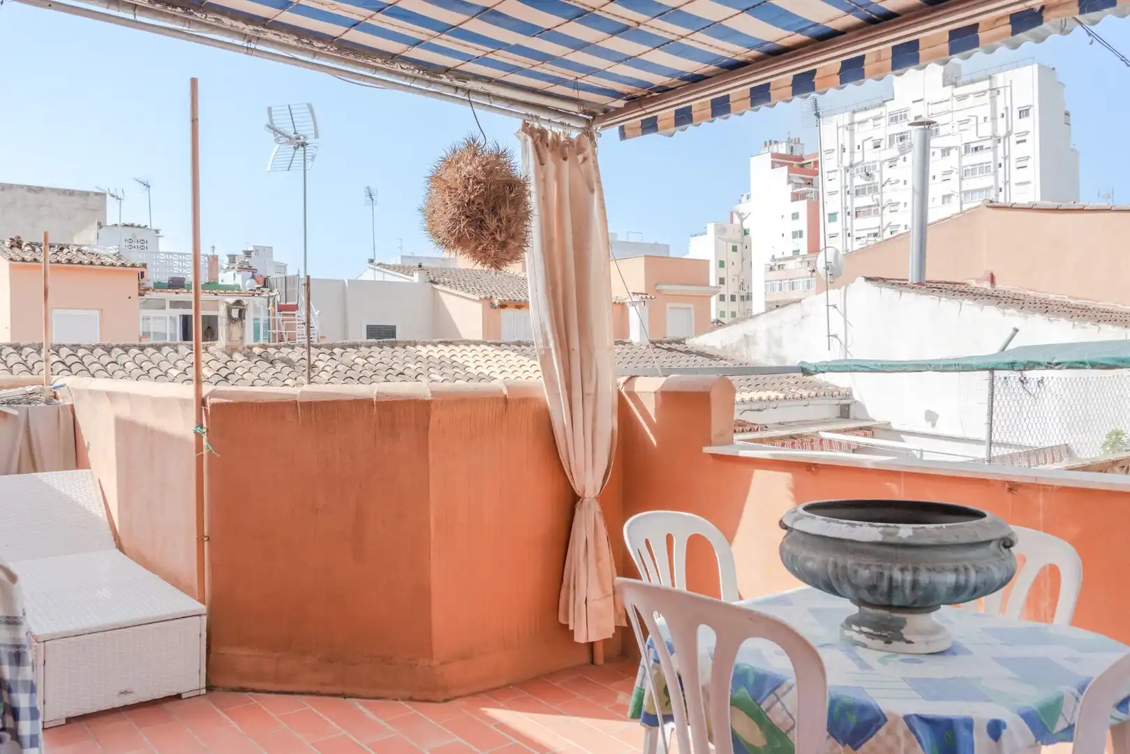 Casa adosada en venda a Els Hostalets