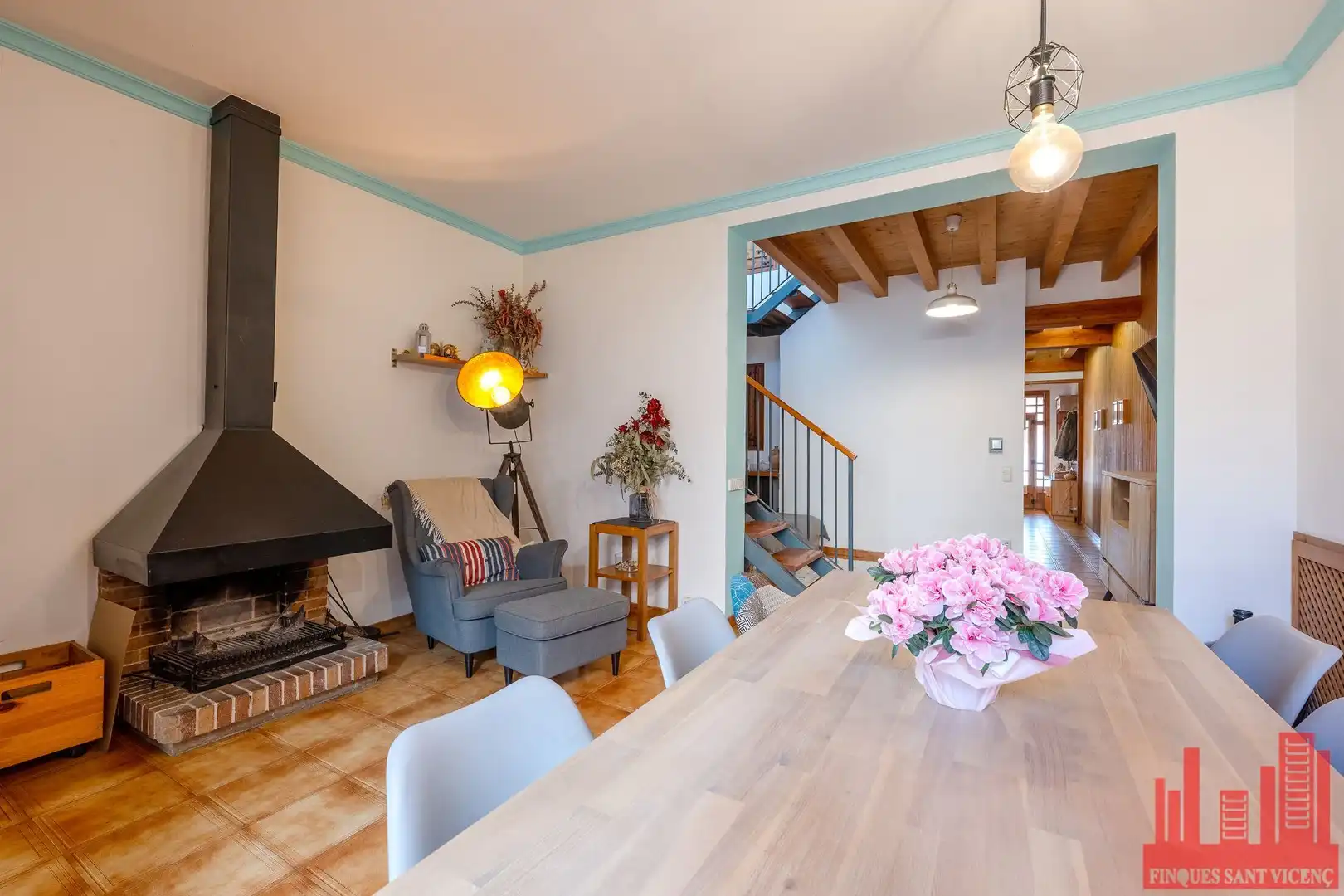 Comedor de Casa o chalet en venta en Sant Vicenç Dels Horts con Aire acondicionado, Calefacción y Jardín privado