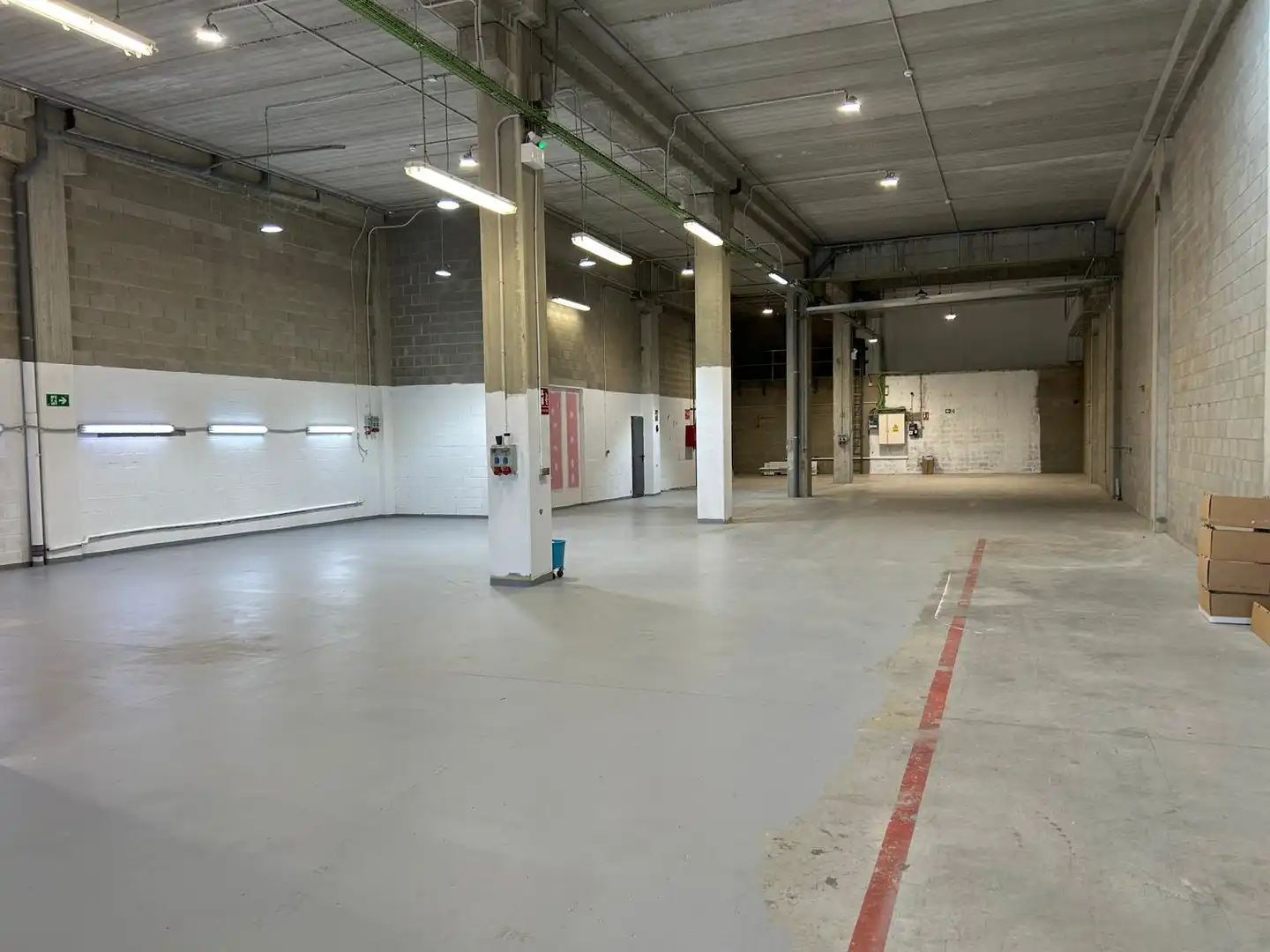 Industrial buildings for rent in Finestrelles