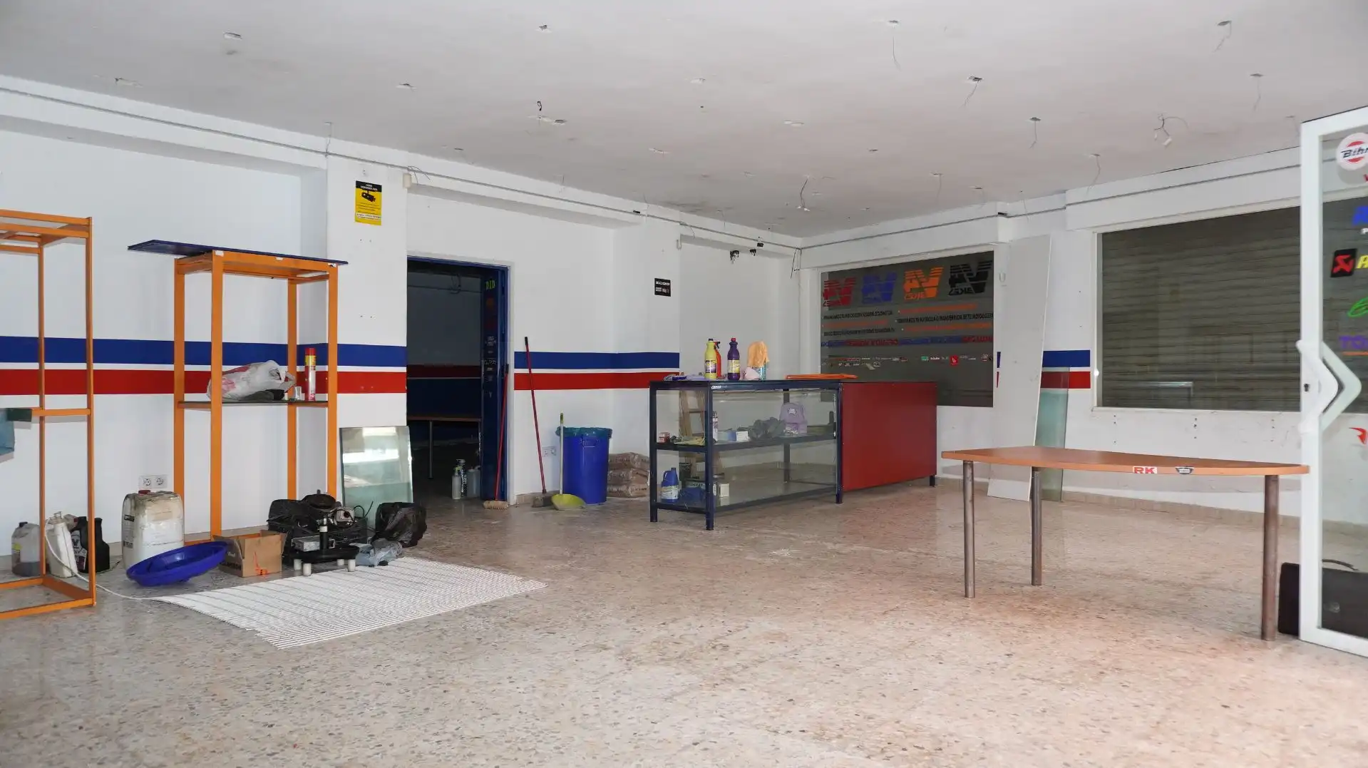Local comercial de lloguer a de Capuchinos, imagen 4