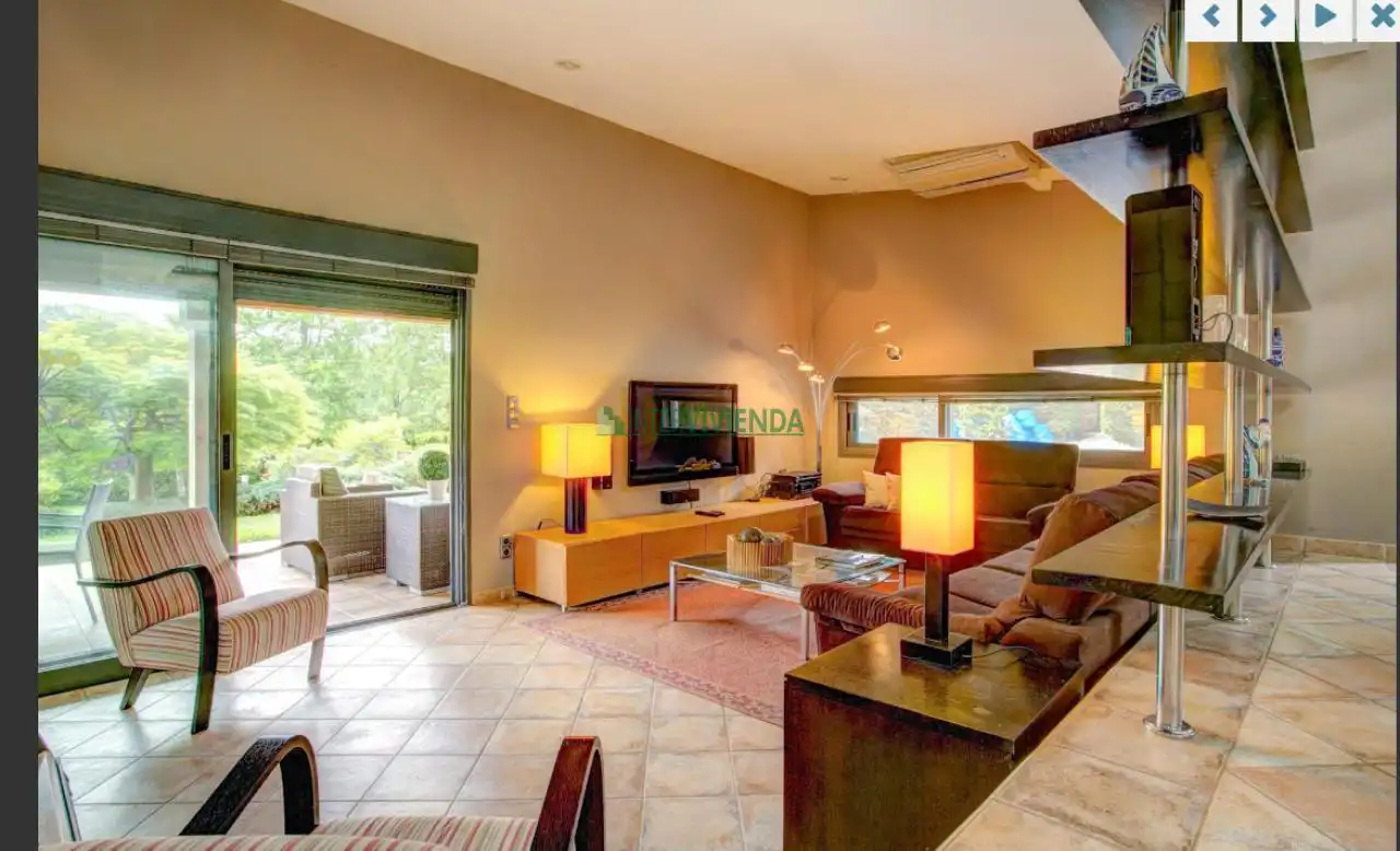 Sala d'estar de Casa o xalet de lloguer en Gondomar amb Calefacció, Jardí privat i Piscina