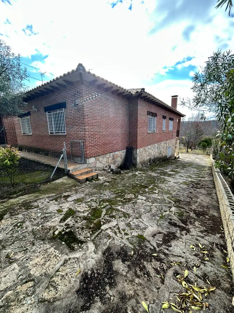 Exterior view of Detached homes for sale in Robledo de Chavela  with Heating, Private garden and Terrace