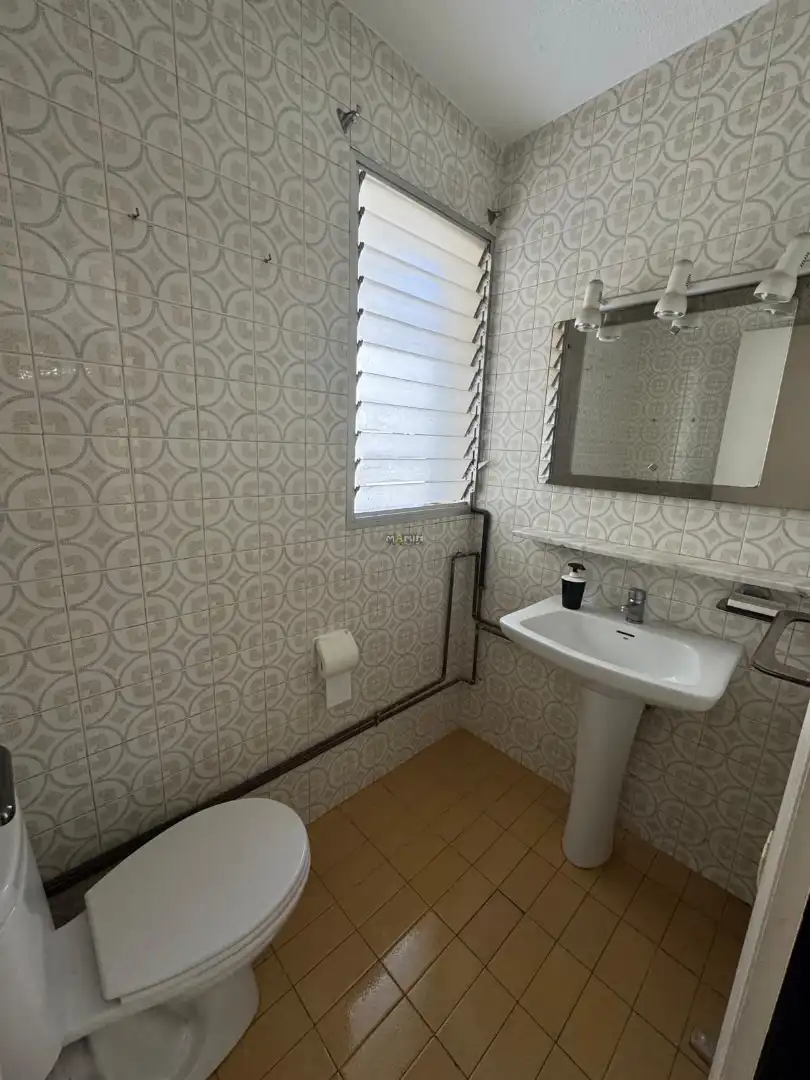 Baño de Piso en venta en Murcia con Parquet, Trastero y Horno