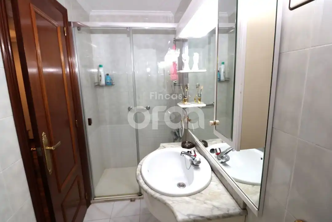 Baño de Piso en venta en Santurtzi  con Calefacción, Amueblado y Balcón