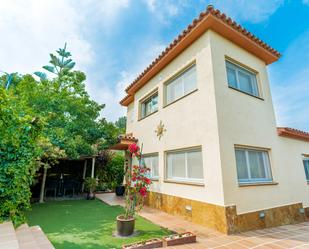 Vista exterior de Casa o xalet en venda en Sant Cugat del Vallès amb Aire condicionat, Calefacció i Jardí privat