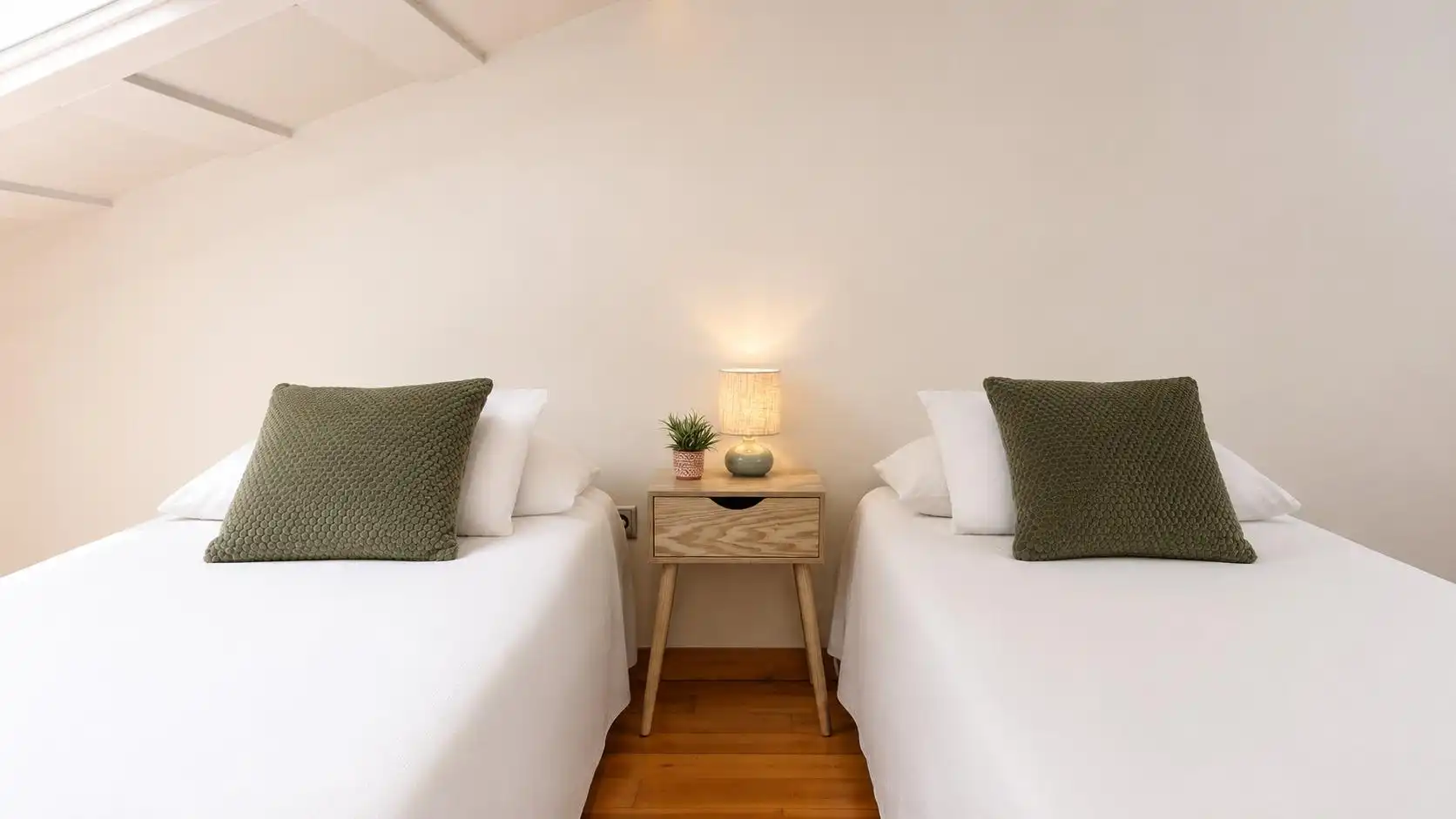 Schlafzimmer von Haus oder Chalet zum Verkauf in Comillas (Cantabria) mit Heizung und Balkon