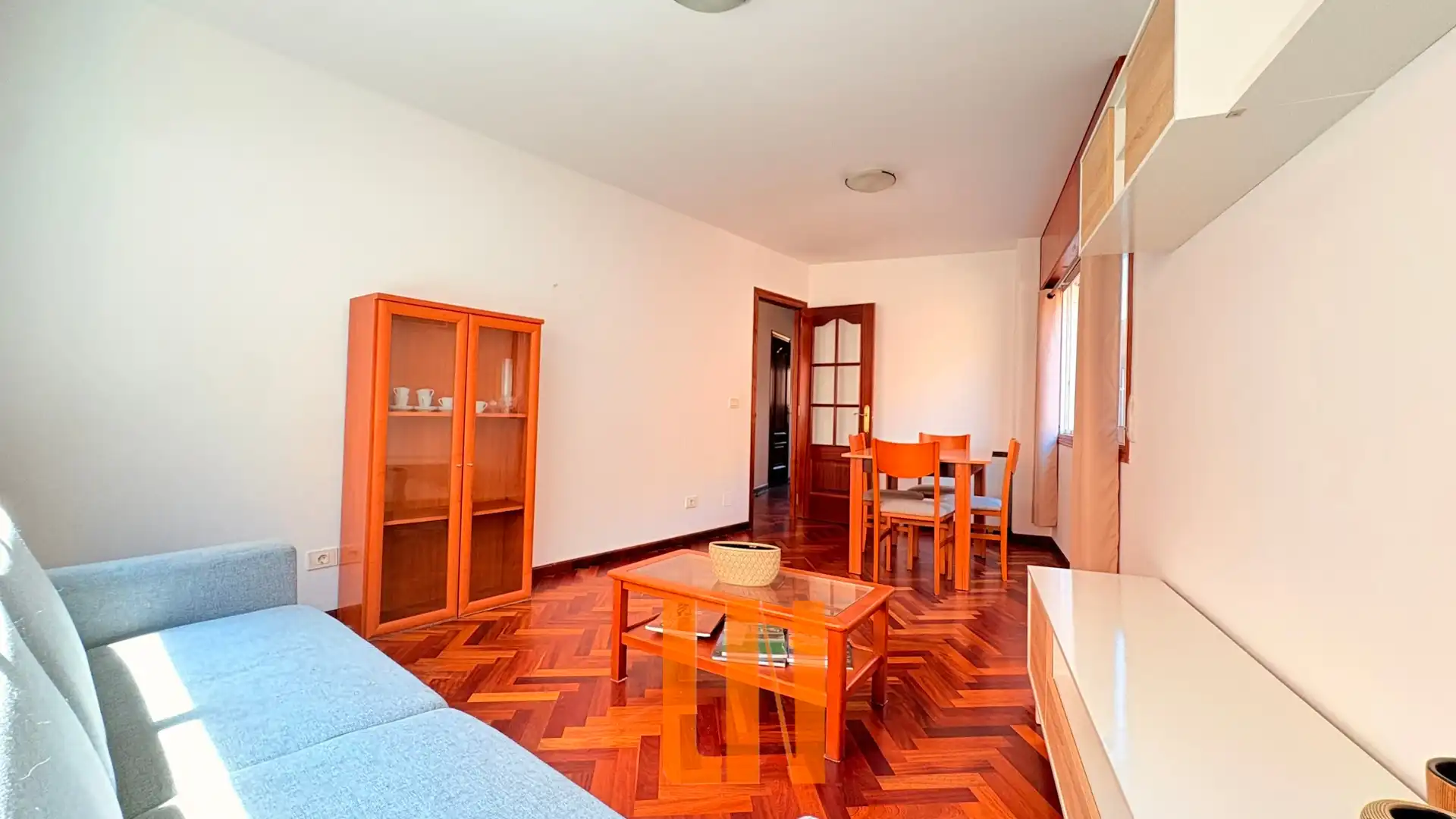 Wohnzimmer von Wohnung zum Verkauf in Oleiros mit Heizung und Parkett