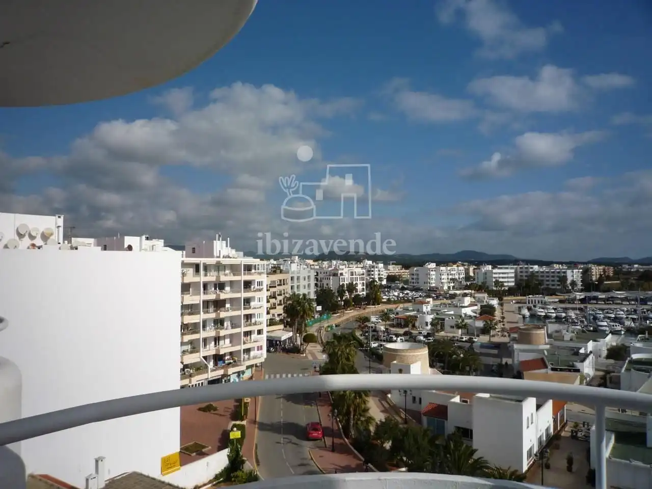 Vista exterior de Àtic en venda en Santa Eulària des Riu amb Aire condicionat, Calefacció i Terrassa