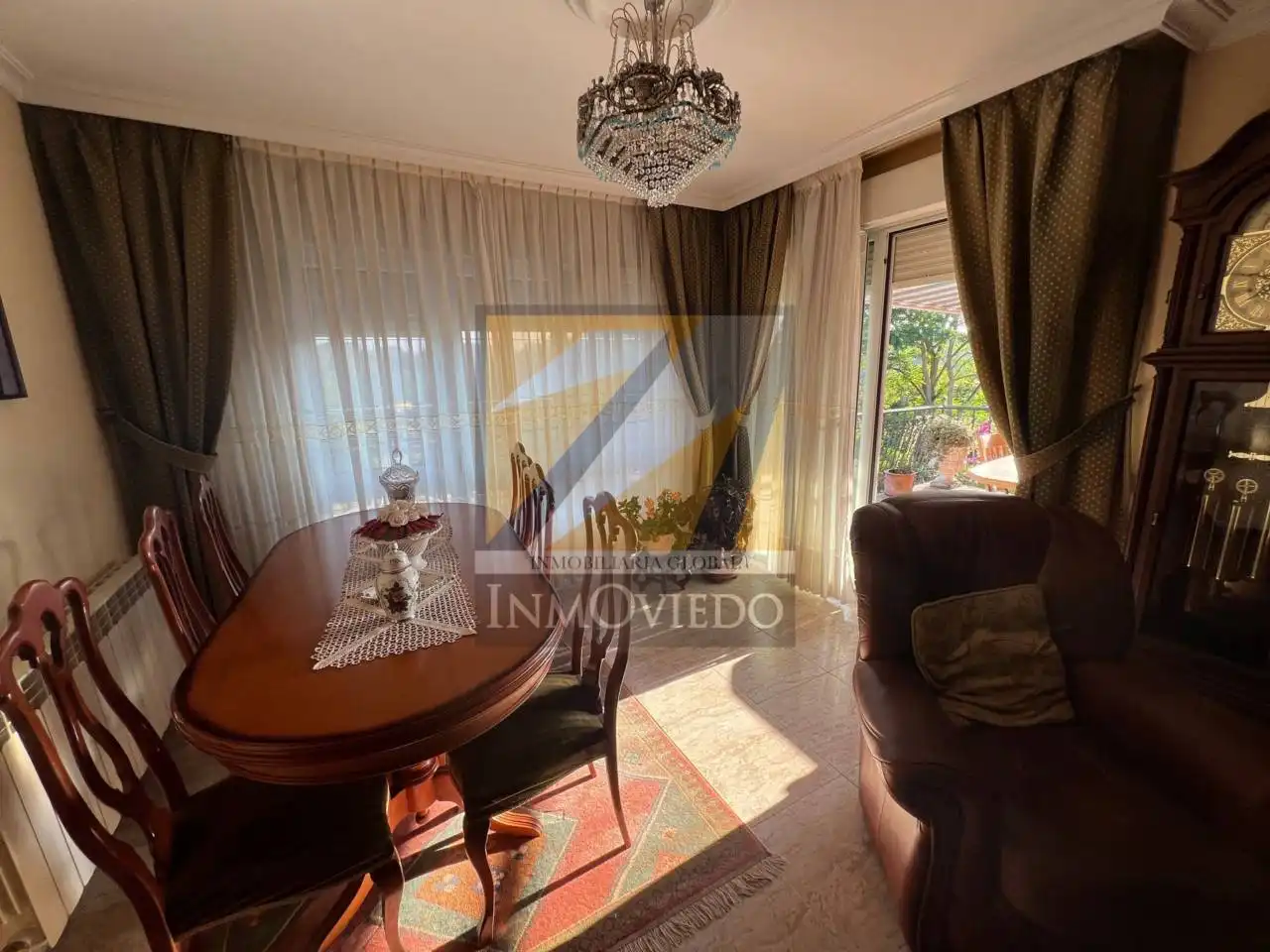 Sala d'estar de Casa o xalet en venda en Carreño amb Calefacció, Jardí privat i Parquet