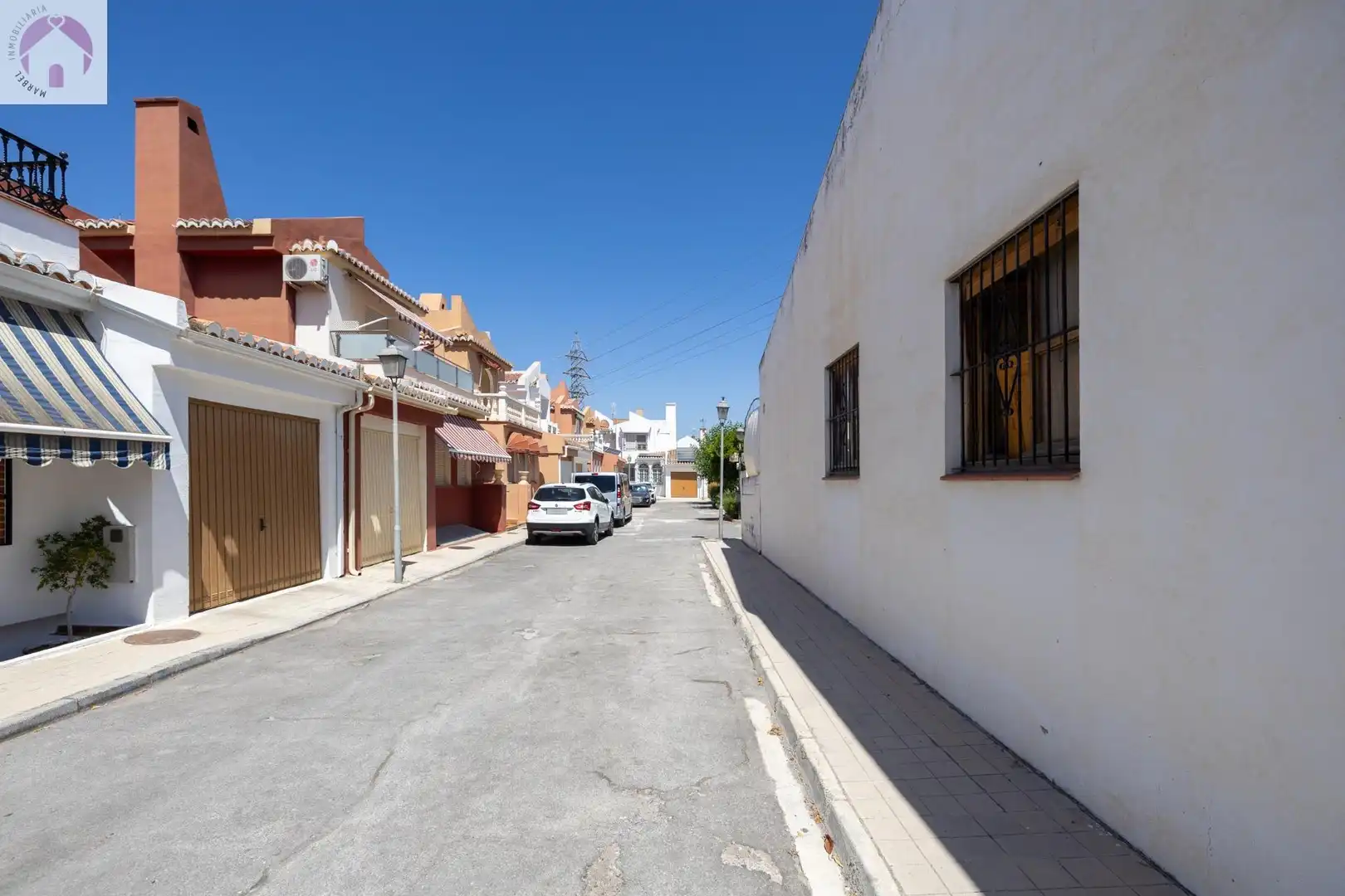 Vista exterior de Casa adosada en venda en Granada amb Calefacció, Jardí privat i Terrassa