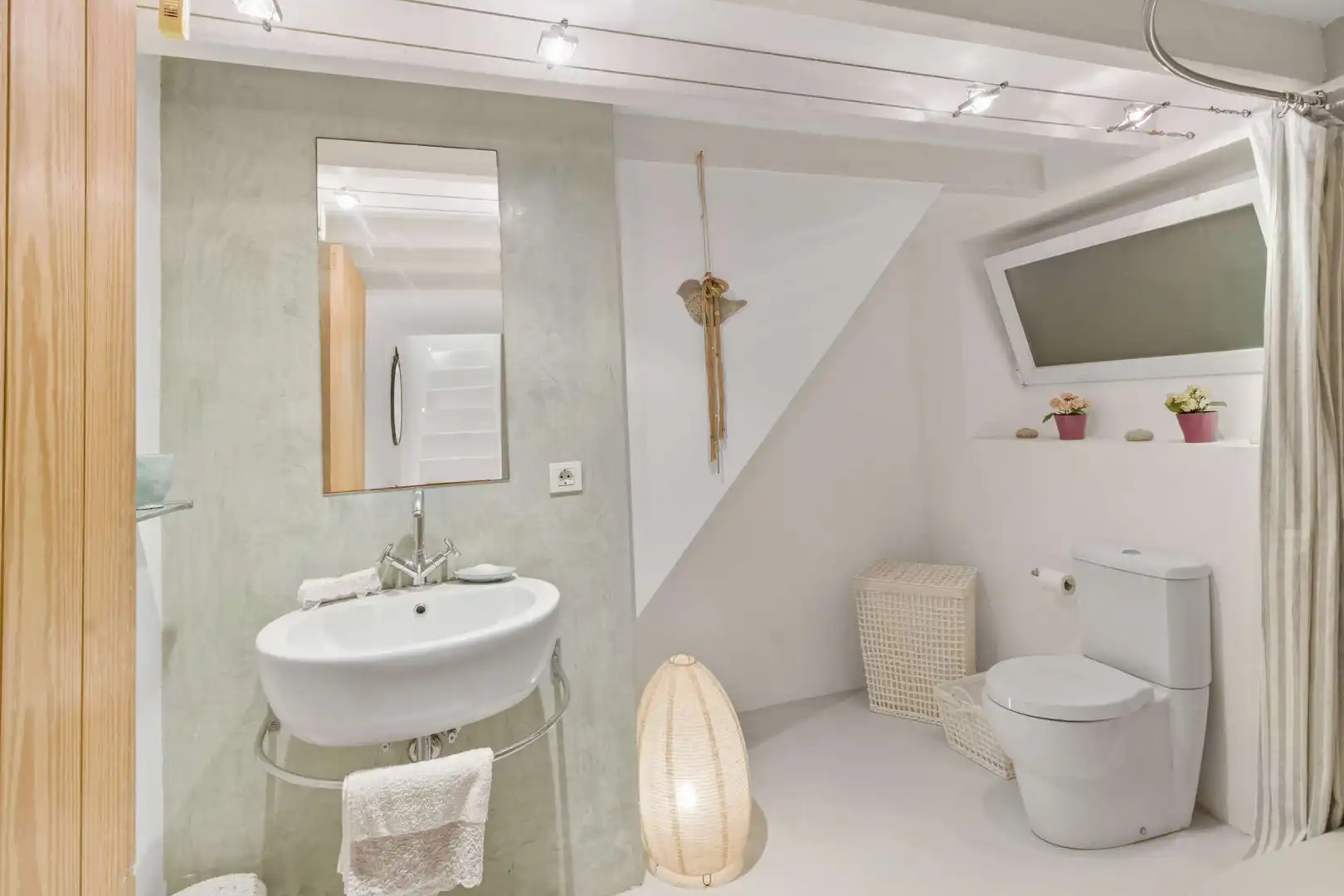 Badezimmer von Erdgeschoss zum Verkauf in  Palma de Mallorca mit Klimaanlage, Parkett und Möbliert