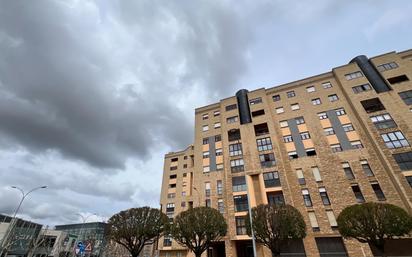 Außenansicht von Wohnung zum verkauf in León Capital  mit Terrasse