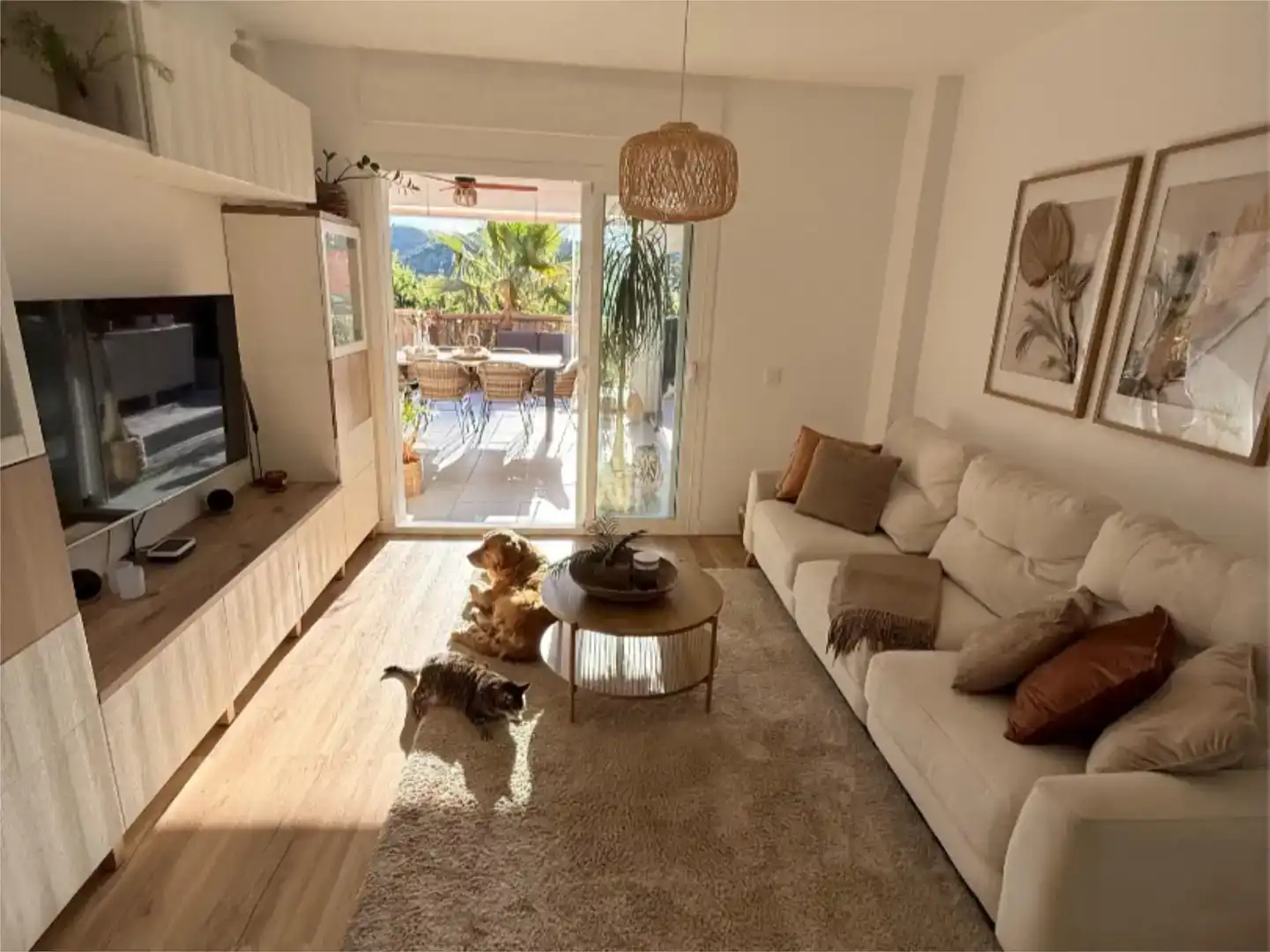 Living room of Flat for sale in Marbella  with Air Conditioner and Swimming Pool