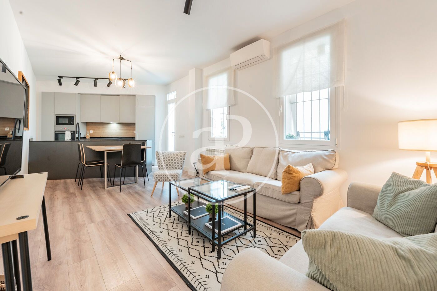 Living room of Flat for sale in  Madrid Capital  with Air Conditioner, Heating and Terrace