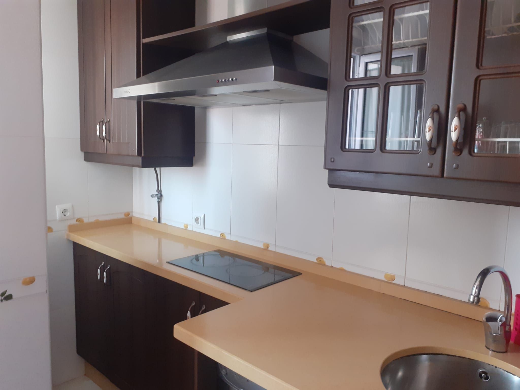 Cuina de Apartament de lloguer en Dos Hermanas amb Aire condicionat, Calefacció i Moblat