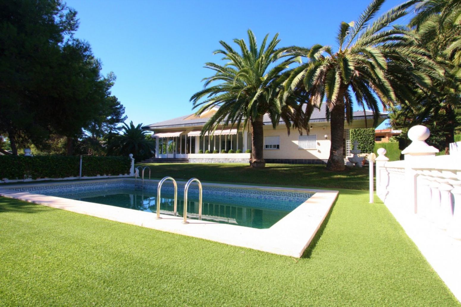 Swimming pool of House or chalet to rent in Torrent  with Air Conditioner, Heating and Storage room