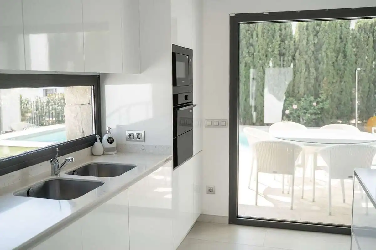 Cocina de Casa o chalet en venta en Benidorm con Jardín privado, Terraza y Trastero