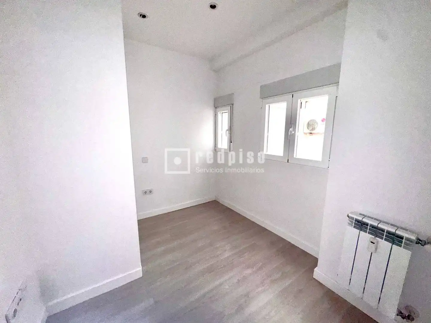 Bedroom of Flat for rent in Madrid  with Air Conditioner and Heating
