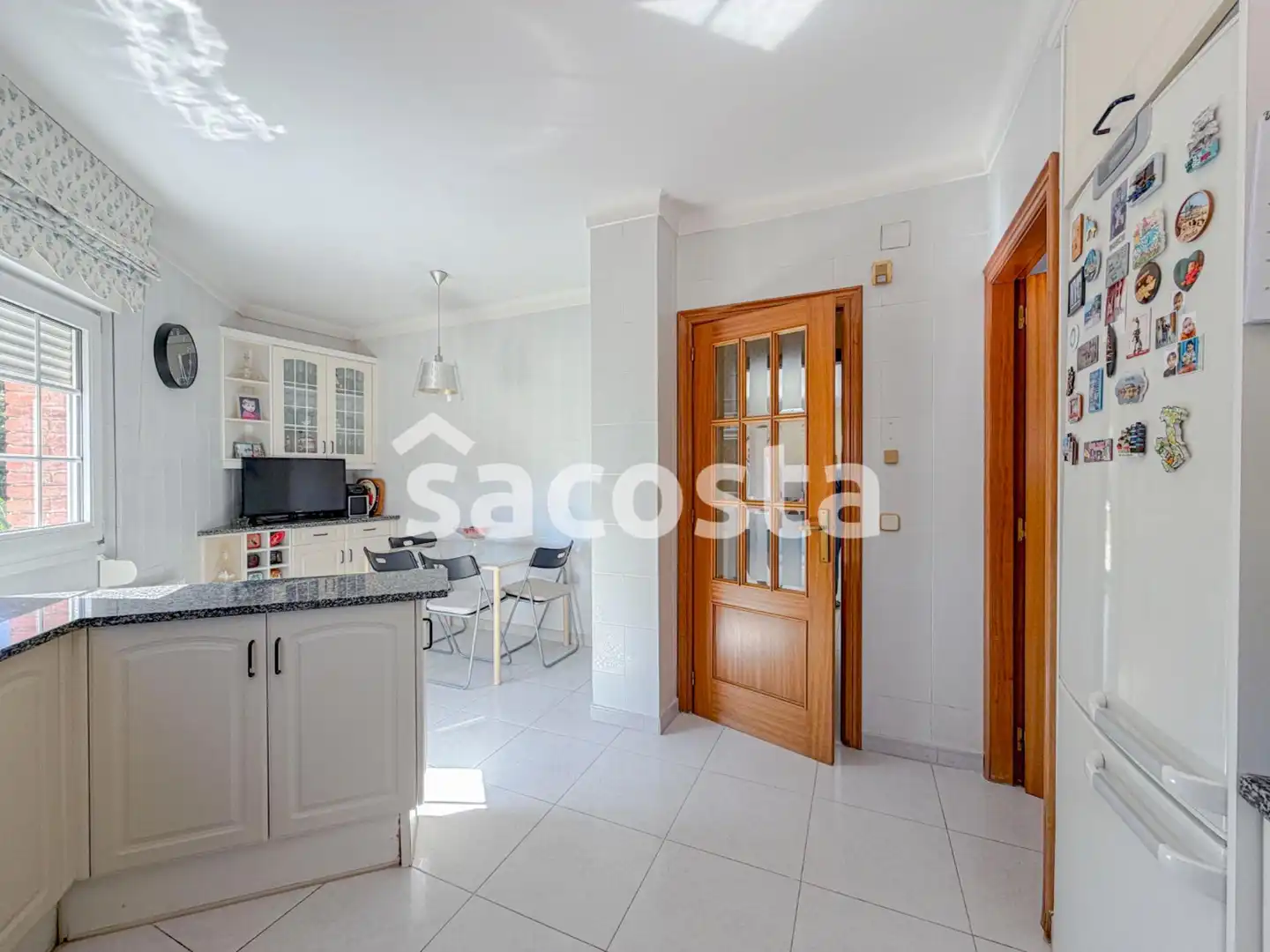 Cocina de Casa adosada en venta en Pineda de Mar con Aire acondicionado, Calefacción y Jardín privado