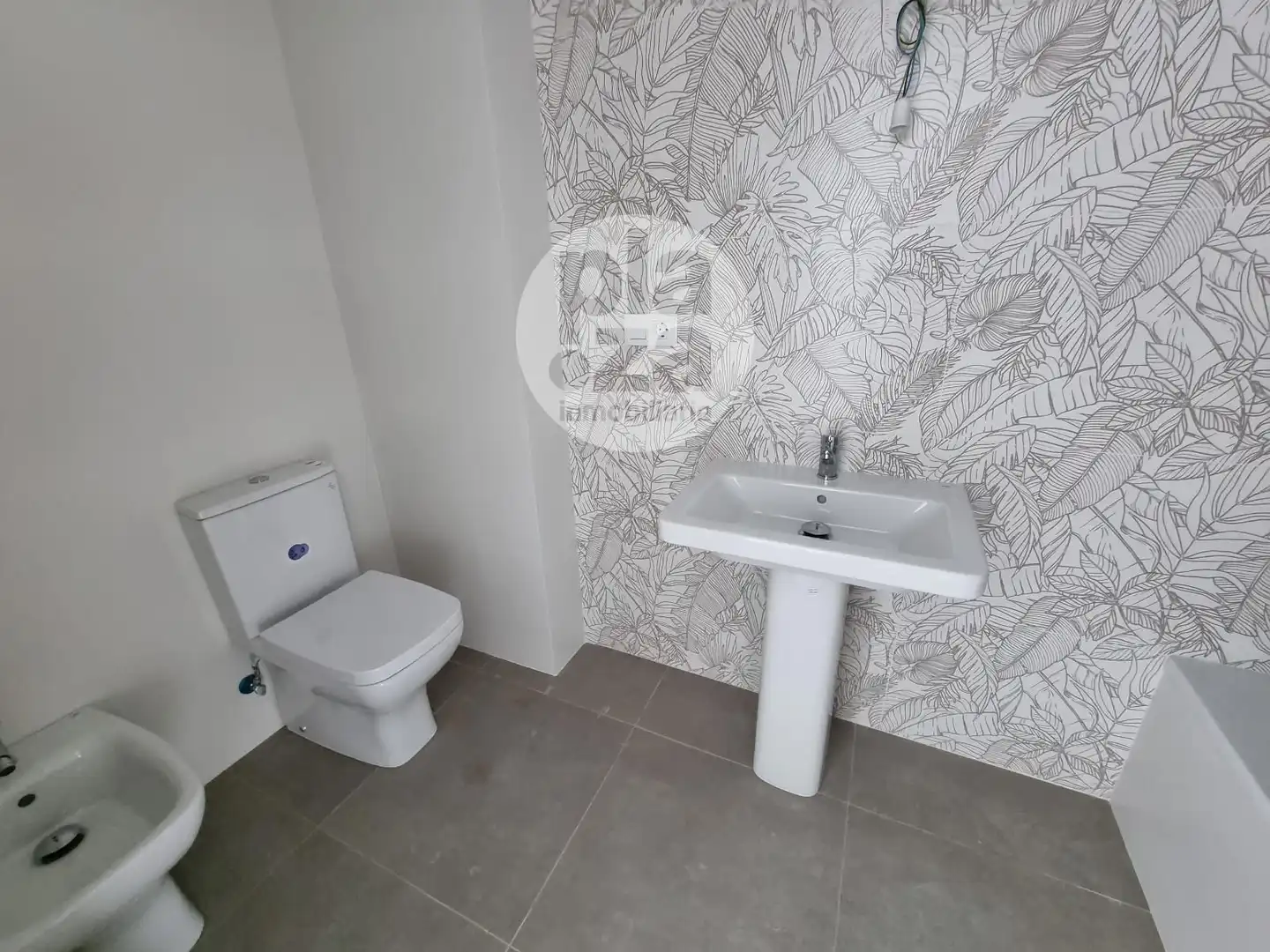 Baño de Piso en venta en Burgos con Calefacción, Terraza y Trastero