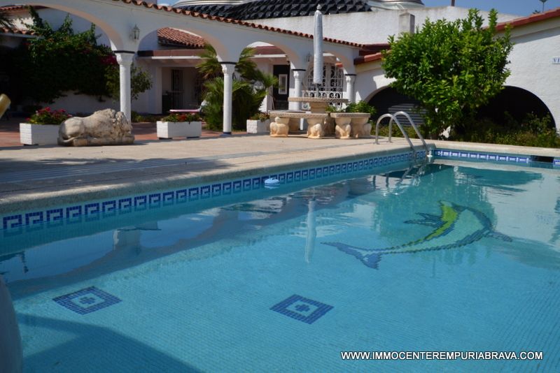 Swimming pool of House or chalet for sale in Empuriabrava  with Heating, Private garden and Terrace