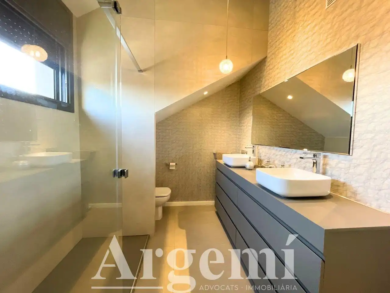 Baño de Casa o chalet en venta en Palau-solità i Plegamans con Aire acondicionado, Calefacción y Jardín privado