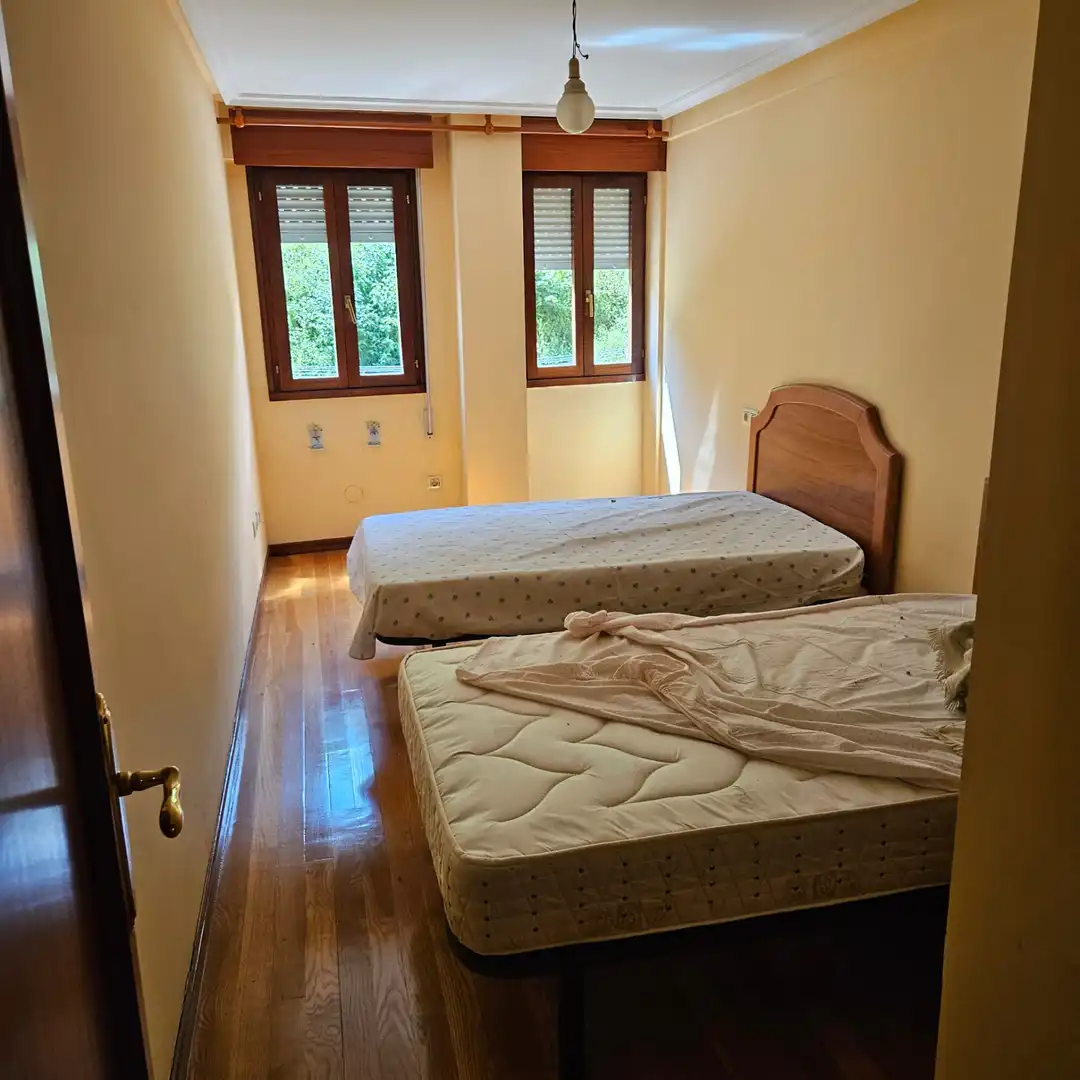 Bedroom of Flat for sale in San Martín del Rey Aurelio  with Heating and Parquet flooring