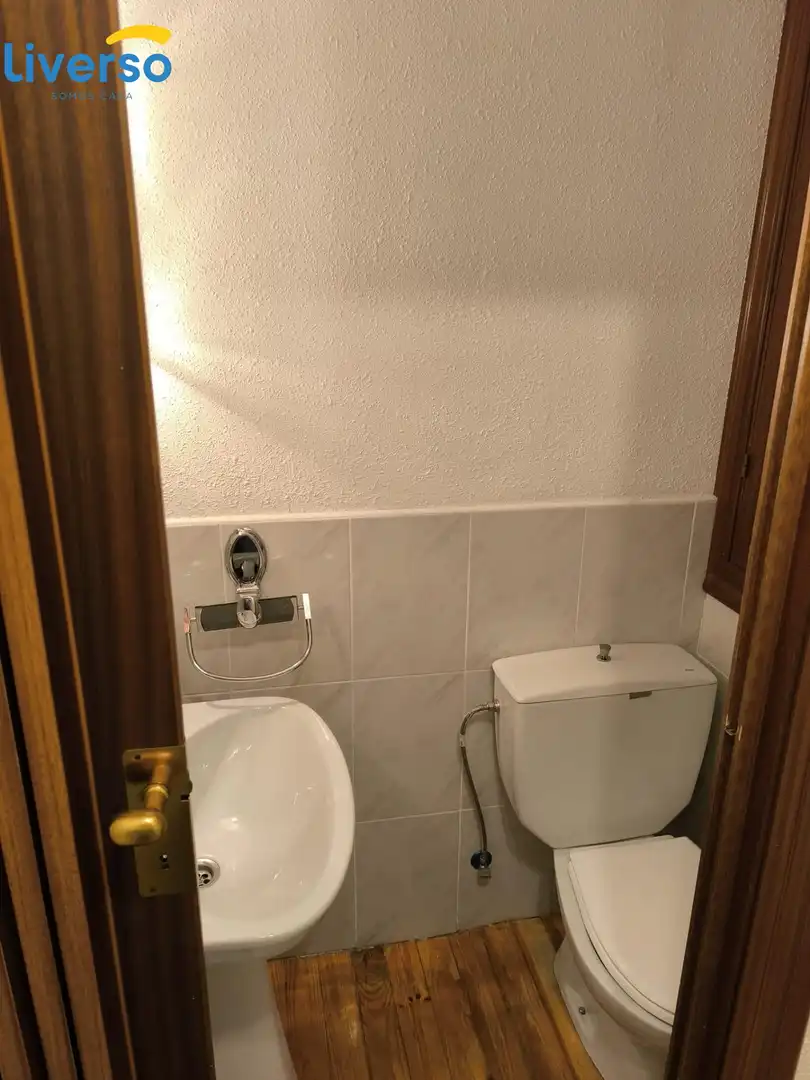 Bathroom of Flat for share in Burgos  with Heating, Terrace and Furnished